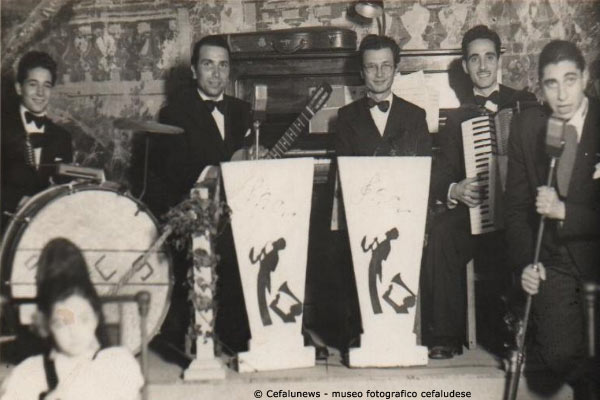 Angelo Battaglia con la fisarmonica suonava anche con il M° Vincenzo Curreri 