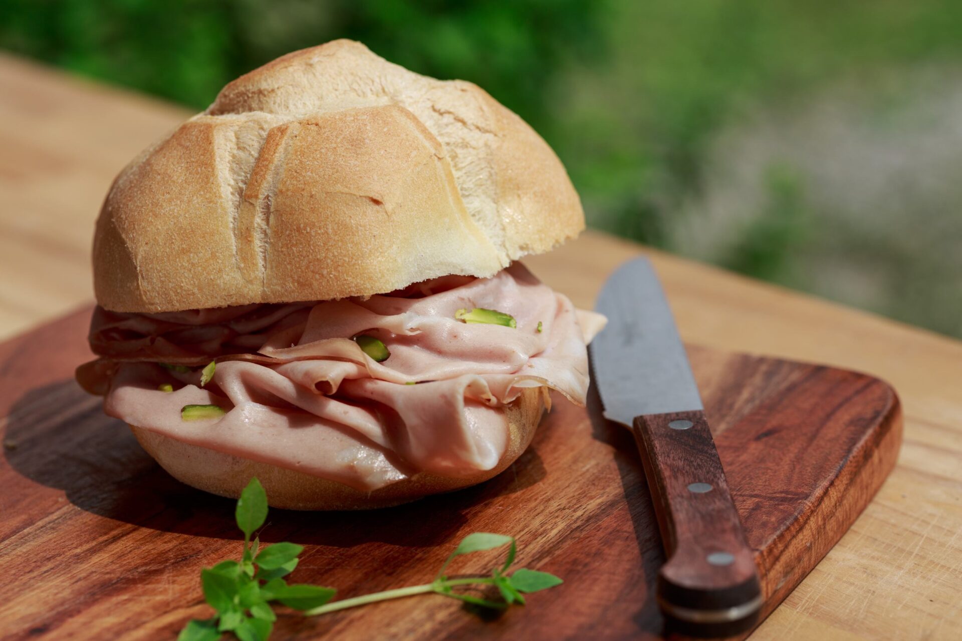 La mortadella è fatta con carne cotta o carne cruda? Ecco l&amp;#39;incredibile ...