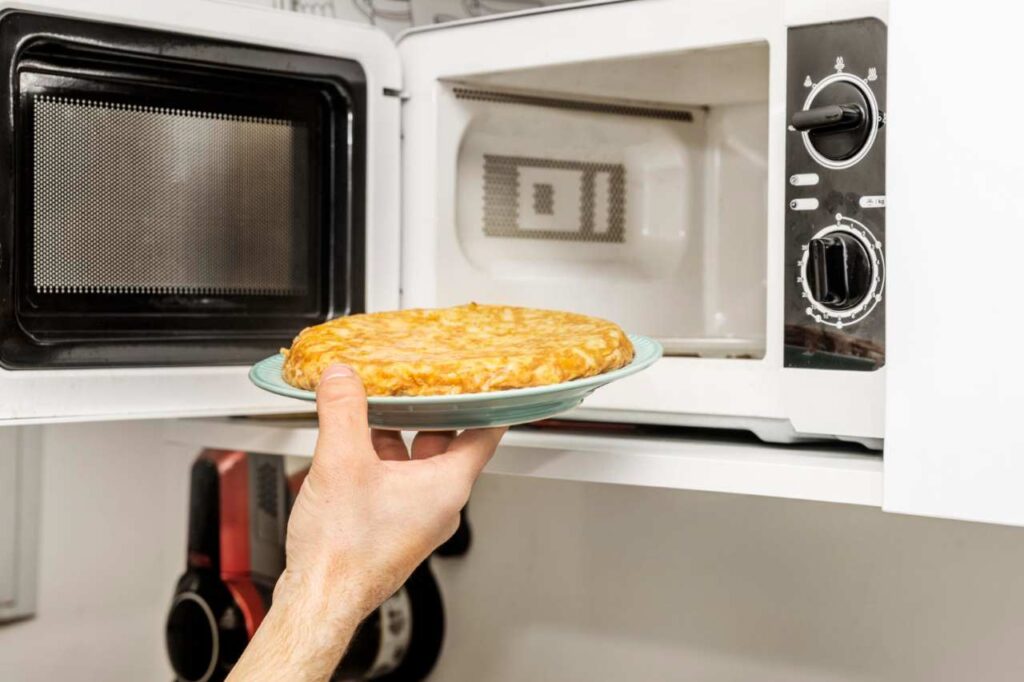 i 10 errori quando si cucina con il microonde