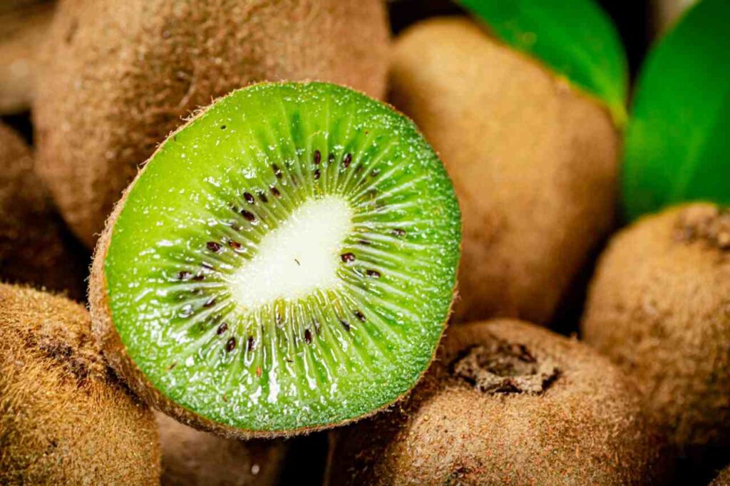 Il Miracolo Del Kiwi: Ecco Come Mangiarlo Per Dormire Meglio