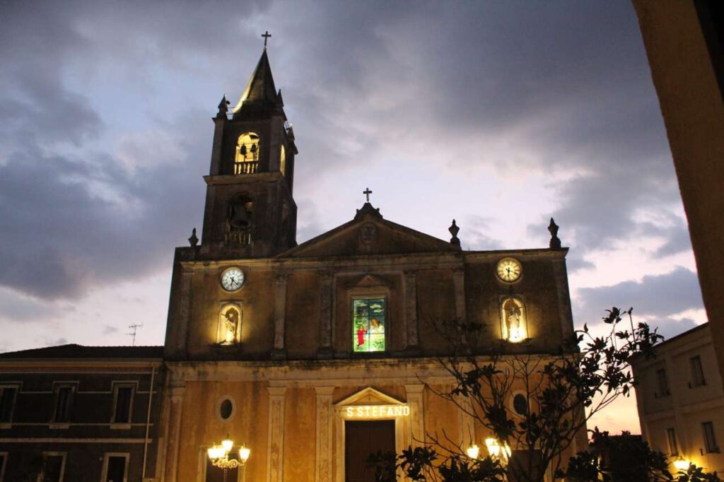 Qual è il comune più virtuoso della Sicilia dove il patrono è Santo Stefano e i suoi abitanti si chiamano bonaccorsesi