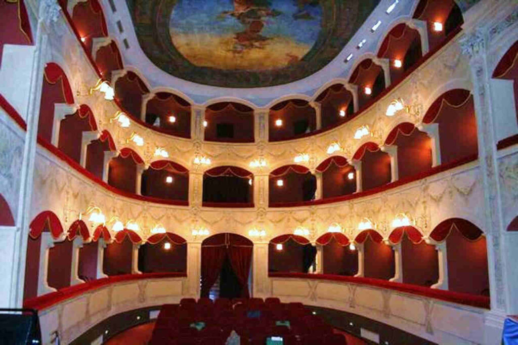 Questa sera al Teatro comunale “Salvatore Cicero” lo spettacolo Ricordati di me