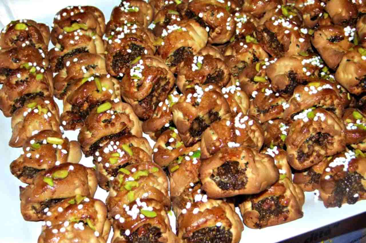 I catuòbbisi, dolci tradizionali di Natale preparati nelle case di Cefalù