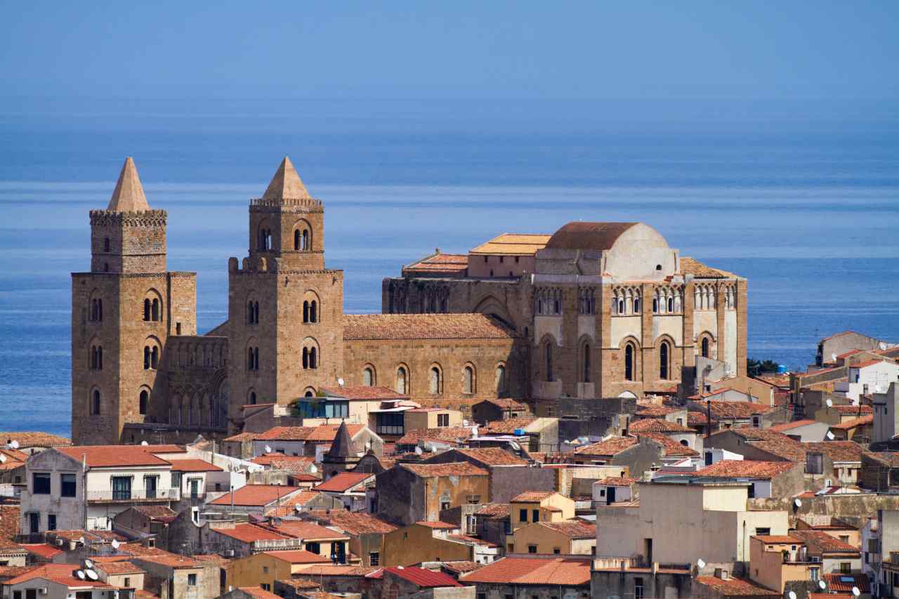 Meteo Cefalù oggi 20 dicembre, cielo stabile sul centro storico